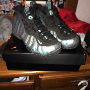 Foams hardly worn size 8